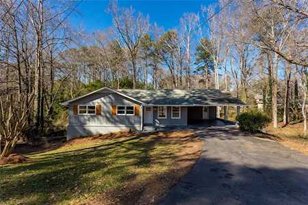 1300 Valley Ct Roswell, GA 30075