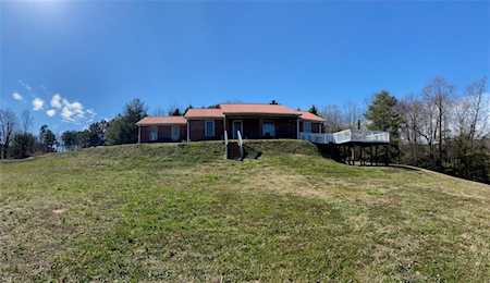 11180 Henderson Mountain Rd Fairmount, GA 30139