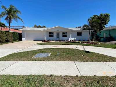 2505 Gulf Blvd Belleair Beach, FL 33786