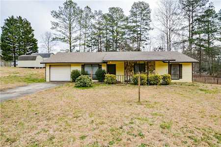 3296 Stonewall Dr NW Kennesaw, GA 30152