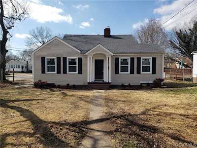 702 Kensington Ave Colonial Heights, VA 23834
