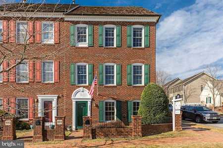 484 Tschiffely Square Rd Gaithersburg, MD 20878