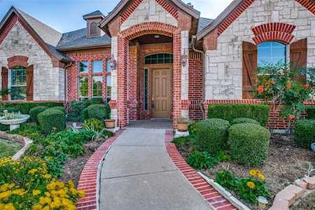 8612 Foxwood Drive North Richland Hills, TX 76182