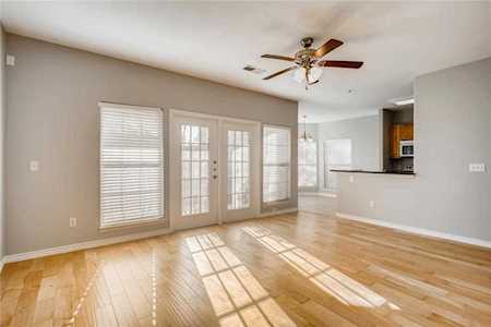 6810 Deatonhill DR #1104 Austin, TX 78745
