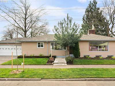 7706 SE Woodward St Portland, OR 97206