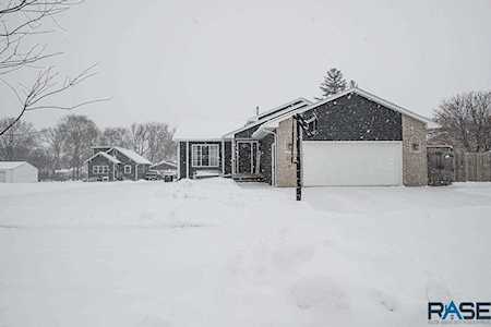 209 Ramona St Hartford, SD 57033