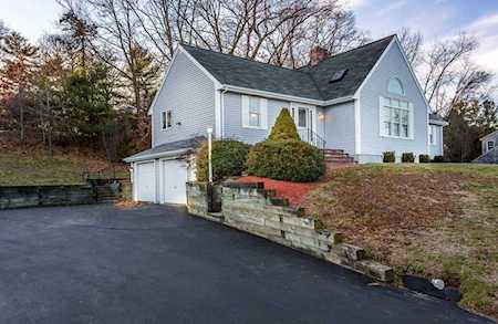 10 Gypsy Rover Way Bridgewater, MA 02324