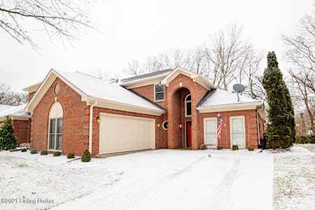 10500 Forest Garden Ln Louisville, KY 40223
