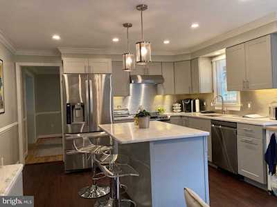 861 Fairview Ave Annapolis, MD 21403