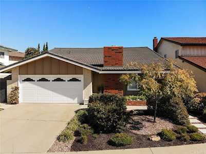 5802 Snowden Avenue Lakewood, CA 90713