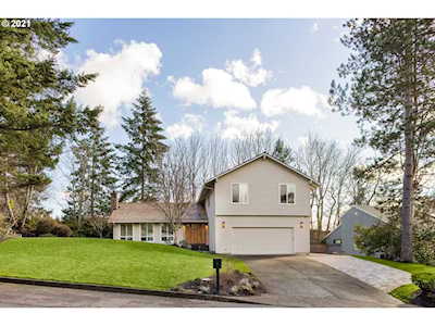 4250 SW 48th Pl Portland, OR 97221