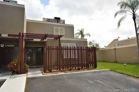 1661 W Fairway Rd #1661 Pembroke Pines, FL 33026