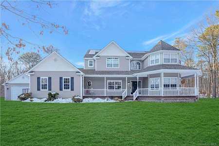 6 Rockhill Circle Manorville, NY 11949