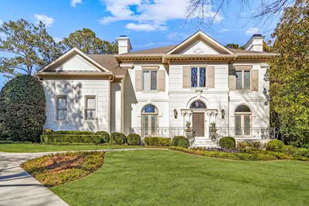 5625 Cross Gate Dr NW Sandy Springs, GA 30327