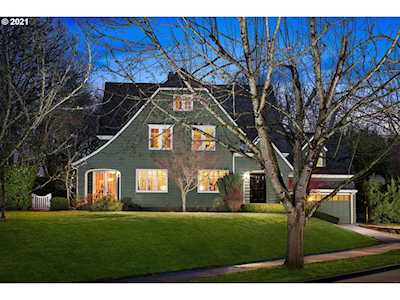 3017 SE Claybourne St Portland, OR 97202