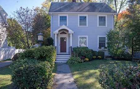 71 Hancock St Bedford, MA 01730