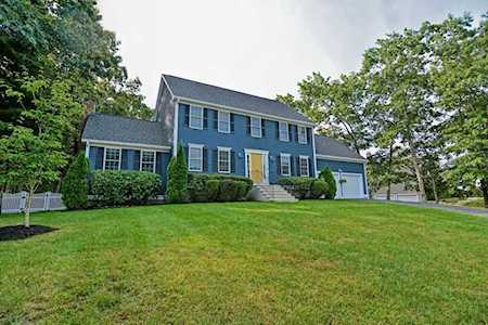 228 Hillcrest Rd Northbridge, MA 01588