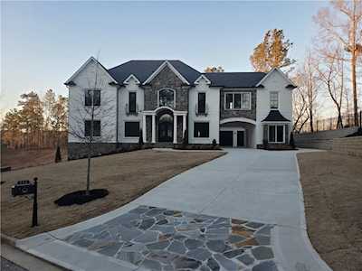 312 Traditions Ct Alpharetta, GA 30004