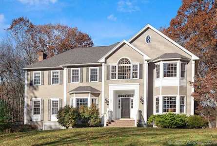 101 Nutmeg Lane North Andover, MA 01845