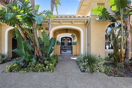 128 Chantilly Irvine, CA 92620