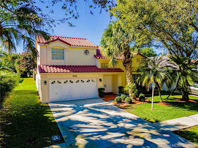 2620 Bogota Ave Cooper City, FL 33026