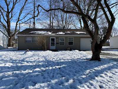 2111 Rainbow View Urbana, IL 61802