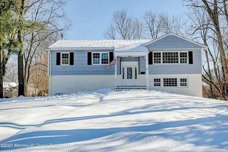 4 Hampton Dr Freehold, NJ 07728