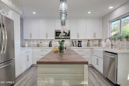 5713 E Acoma Drive Scottsdale, AZ 85254
