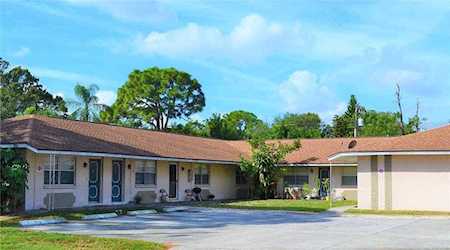201 Jefferson CIRCLE N #8 St. Petersburg, FL 33702