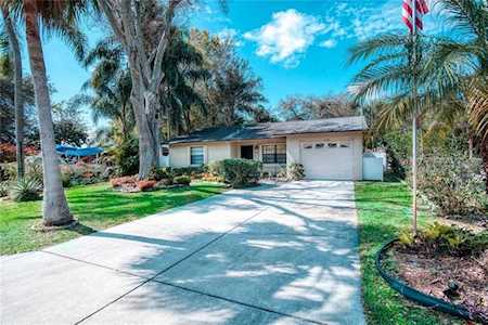 2136 Victoria Dr Clearwater, FL 33763
