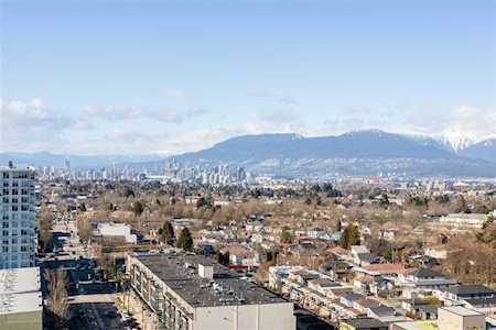 4815 Eldorado Mews #1702 Vancouver, BC V5R 0B2
