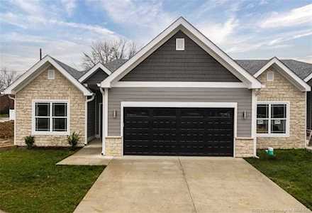 1602 White Eagle Dr Jeffersonville, IN 47130
