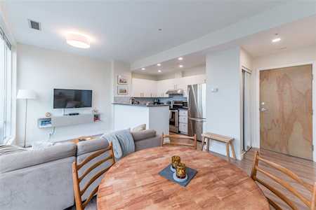 989 Nelson Street #1611 Vancouver, BC V6Z 2S1