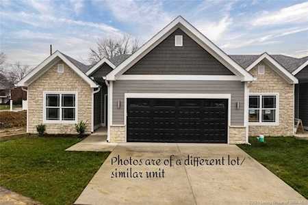 1604 White Eagle Dr Jeffersonville, IN 47130