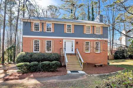3830 Hunting Ridge Dr SW Lilburn, GA 30047