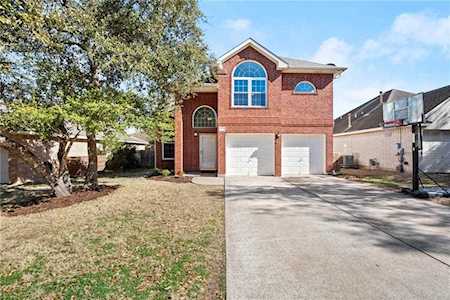 9113 Sommerland WAY Austin, TX 78749
