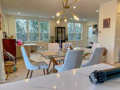 210 Nahanton St #501 Newton, MA 02459