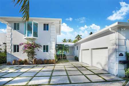 1100 Belle Meade Island Dr Miami, FL 33138