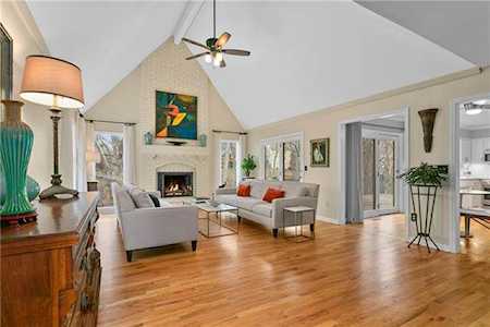 5320 NW Walden Dr Kansas City, MO 64151