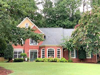 2083 Oak Falls Ln Buford, GA 30519