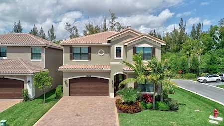 8045 Star Sapphire Court Delray Beach, FL 33446