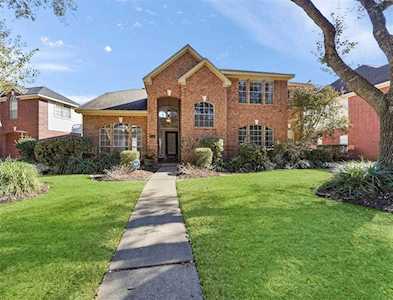 2703 Colonial Lakes Dr Missouri City, TX 77459