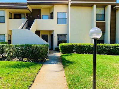 2815 Countrybrook Dr #M13 Palm Harbor, FL 34684