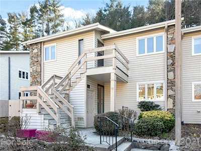 570 N Britton Creek Dr Hendersonville, NC 28791