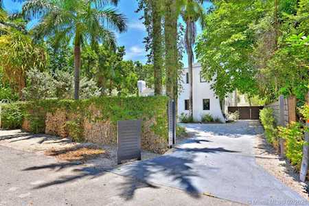 3573 Linden Ln Coconut Grove, FL 33133