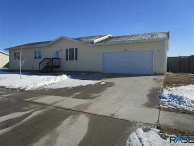 2518 N Sweet Grass Ave Sioux Falls, SD 57107