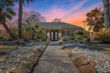 214 Briar Hill Dr Houston, TX 77042