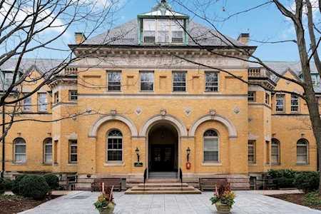 60 Glen Rd #302 Brookline, MA 02445