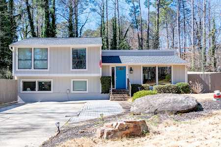 231 Cross Gate Dr Marietta, GA 30068
