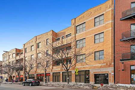2040 W Belmont Ave #304 Chicago, IL 60618